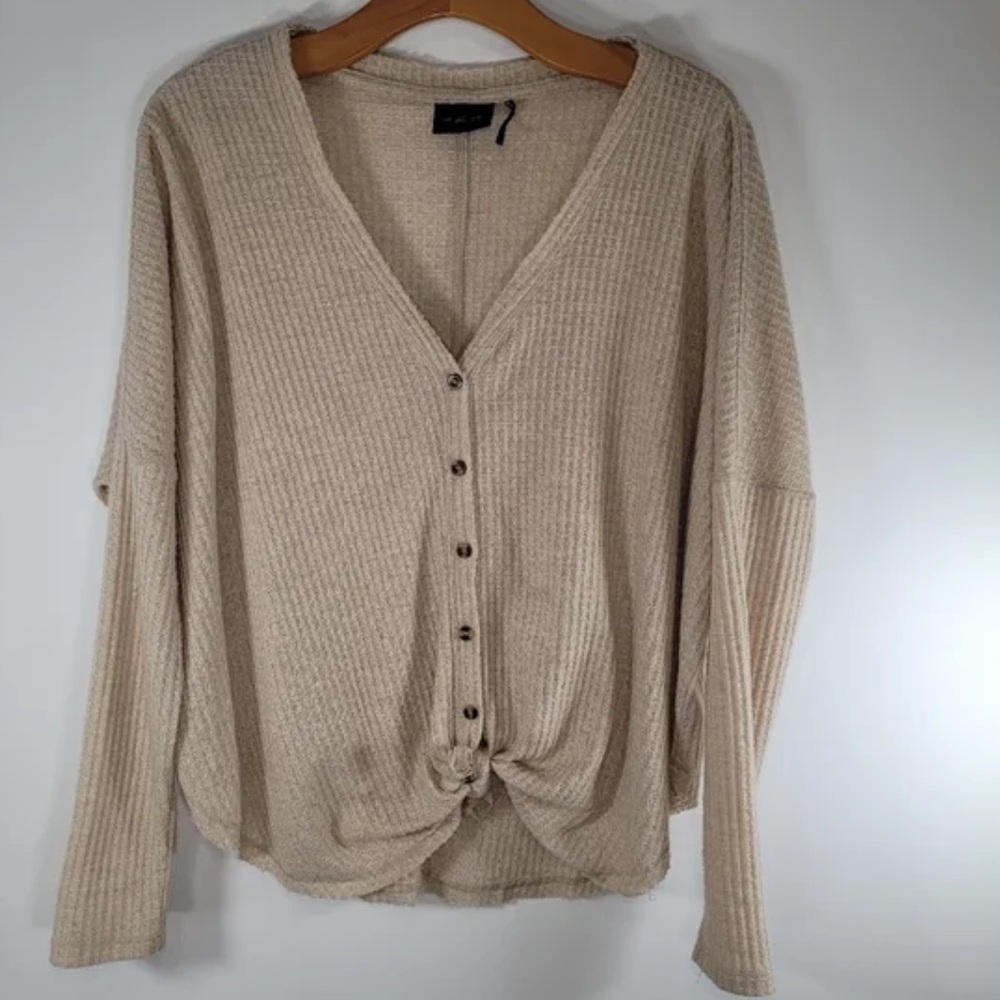 Urban outfitters sweater. Good condition. Size medium